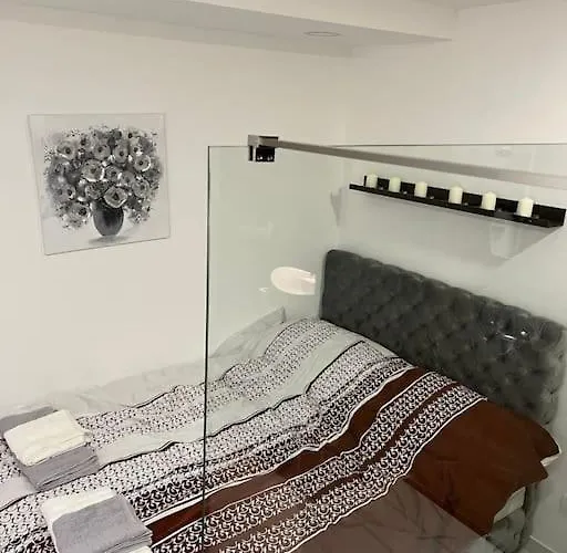 Lovely Apartment In City Center .