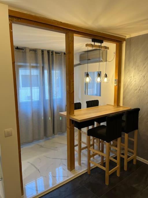 Lovely In Center . Apartment